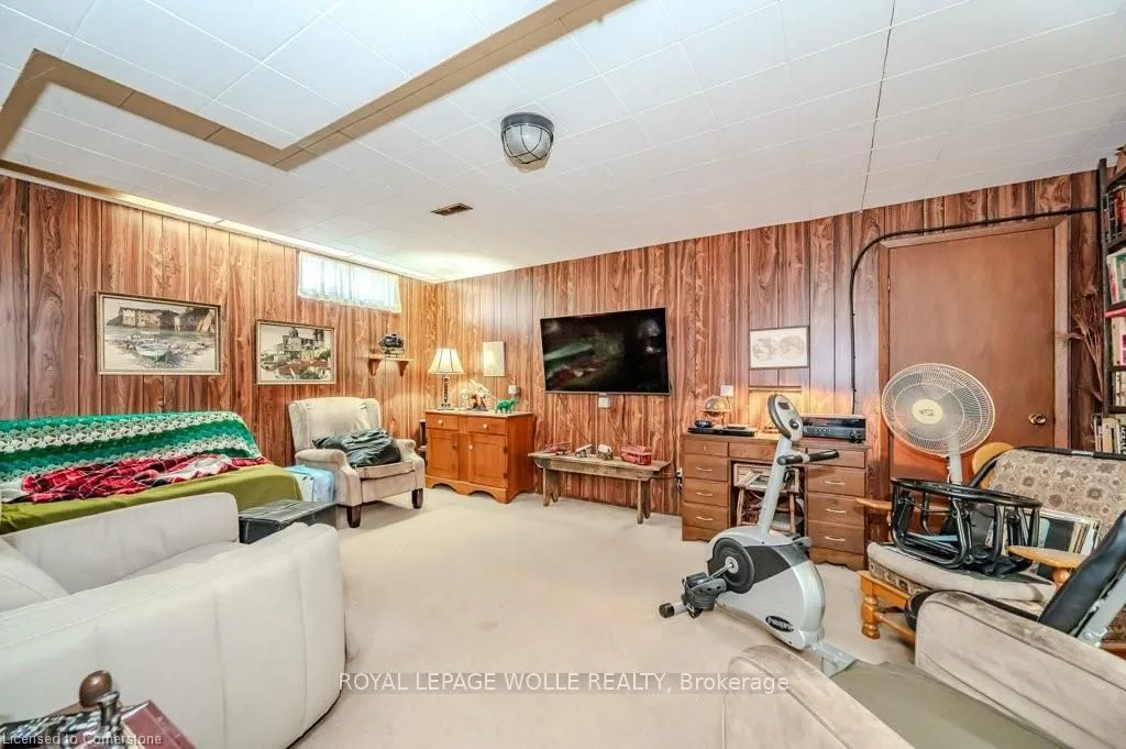 39 Bannockburn Road, Kitchener, ON N2R 1M1