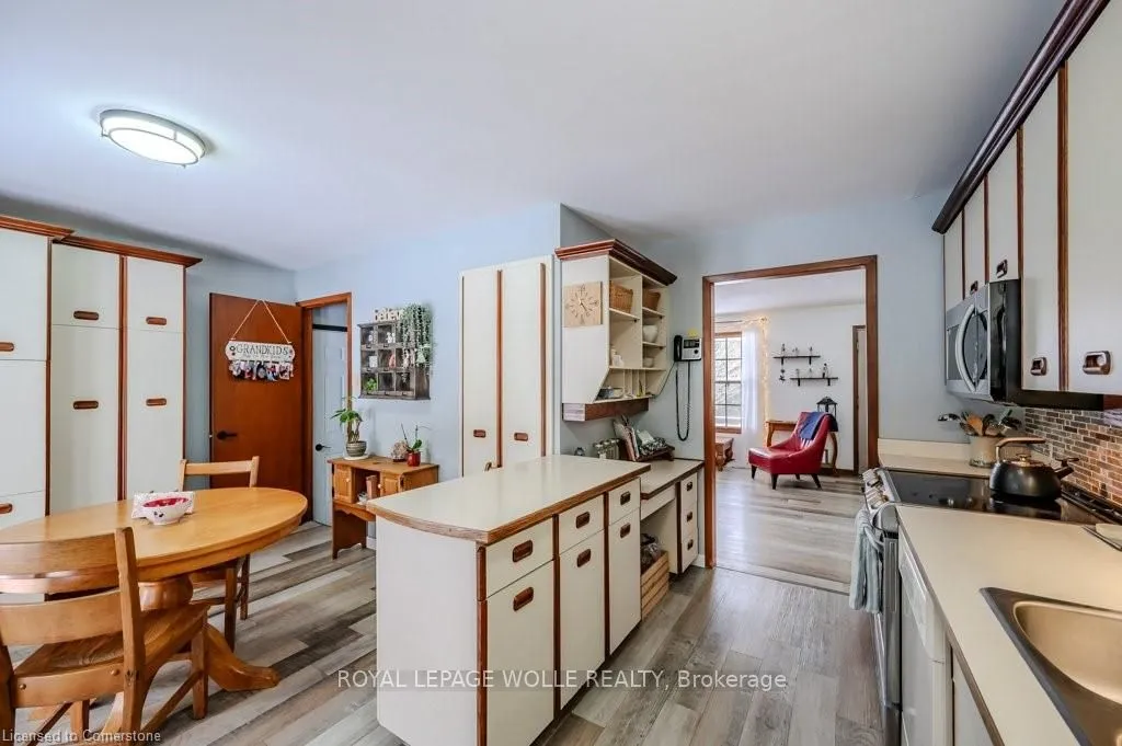 39 Bannockburn Road, Kitchener, ON N2R 1M1