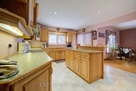 42 River Run Rd, Mapleton, ON N0G 1P0