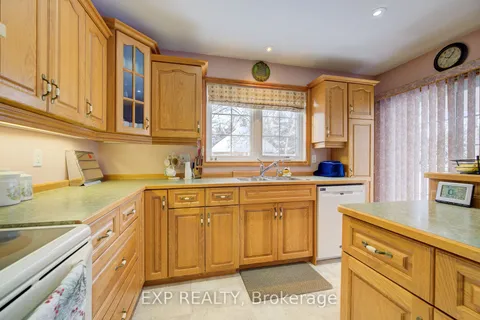 42 River Run Rd, Mapleton, ON N0G 1P0