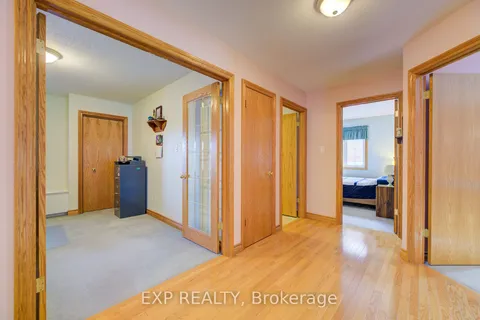 42 River Run Rd, Mapleton, ON N0G 1P0