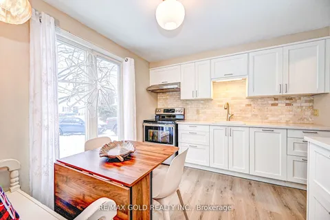 6 Ardoch Mews, Cambridge, ON N1R 7T6