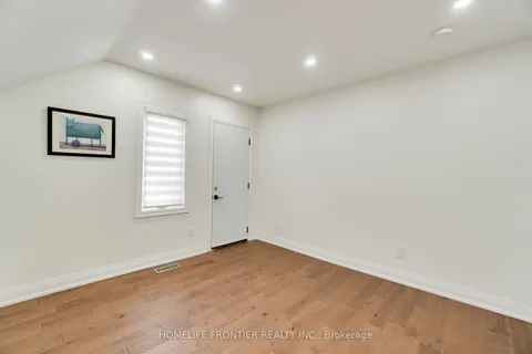 126 Walter St, Kitchener, ON N2G 1S4