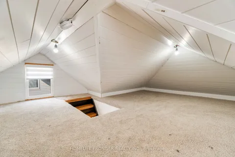 126 Walter St, Kitchener, ON N2G 1S4