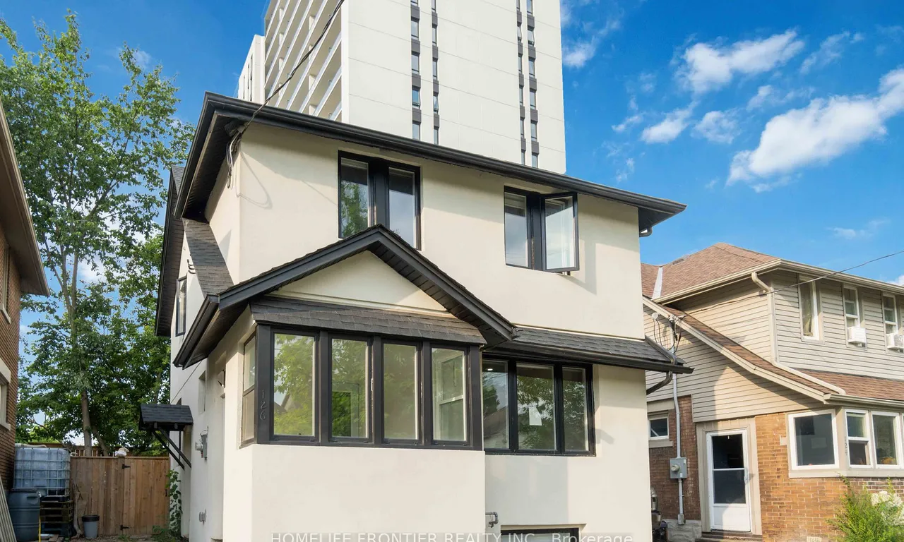 126 Walter St, Kitchener, ON N2G 1S4