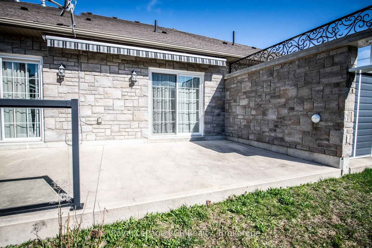 102 Broomer Crescent, Wellington North, ON N0G 2L4