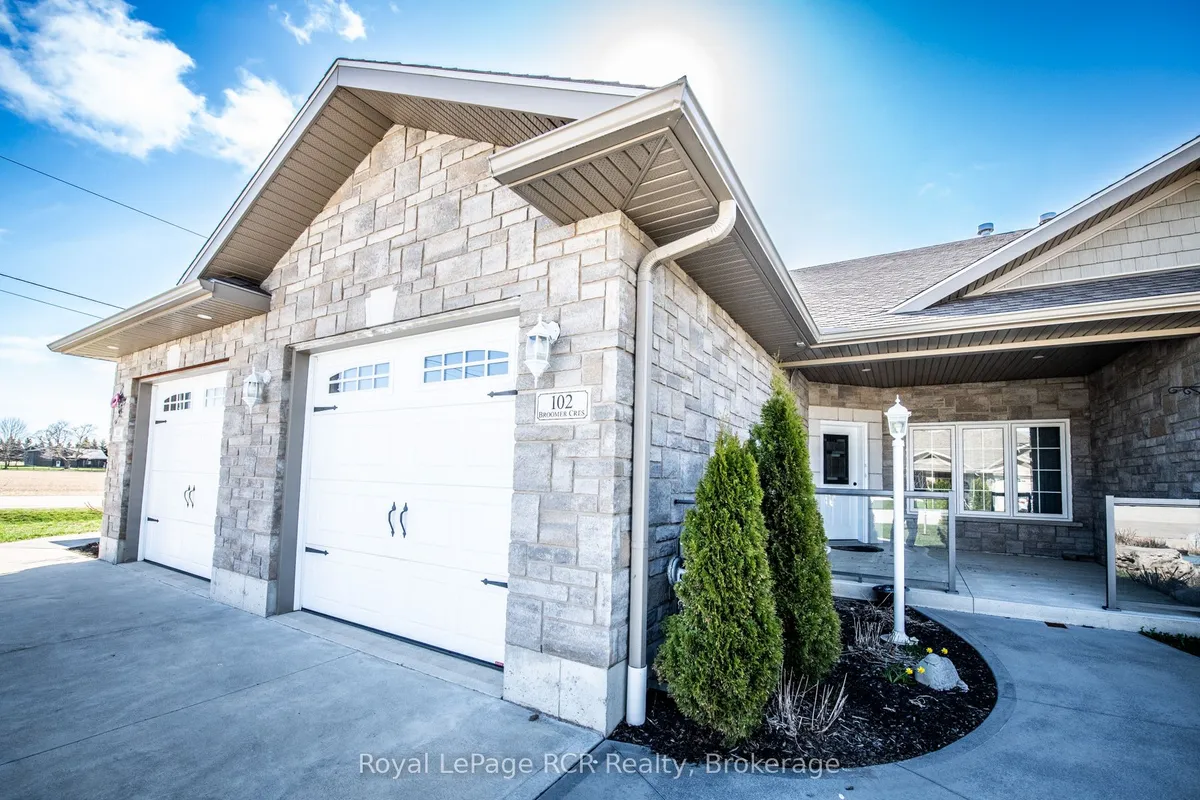 102 Broomer Crescent, Wellington North, ON N0G 2L4
