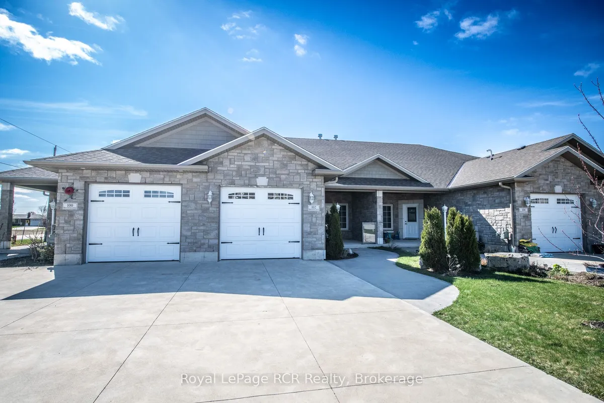102 Broomer Crescent, Wellington North, ON N0G 2L4