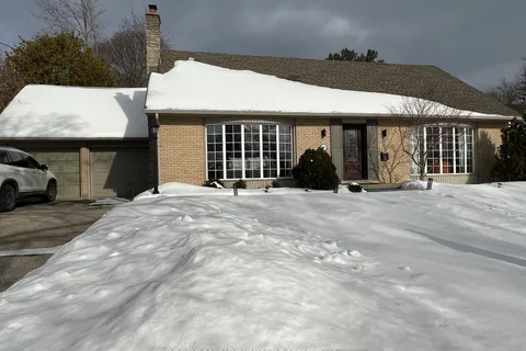 806 Westmount Rd, Kitchener, ON N2M 1S4