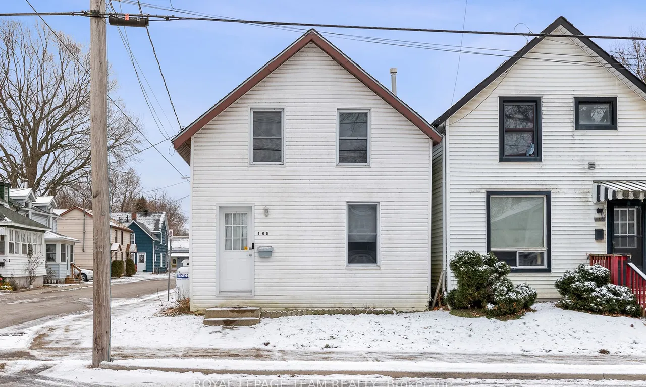 165 Pearl St, Brockville, ON K6V 4C9
