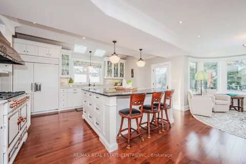 59 Menno St, Waterloo, ON N2L 2A6