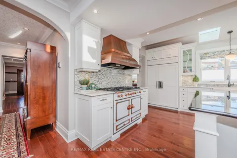 59 Menno St, Waterloo, ON N2L 2A6