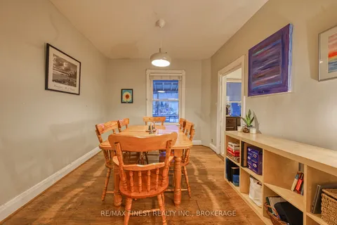 118 Stephen St, Kingston, ON K7K 2C7