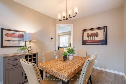 81 Segwun Rd, Hamilton, ON L8B 0J9