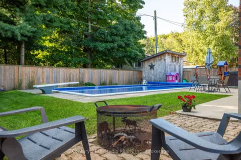 583 6th St, Owen Sound, ON N4K 3L2
