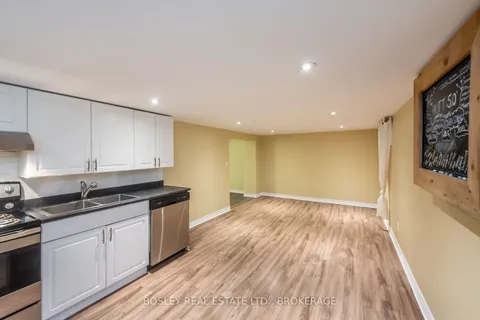 16 Strathmore Road, St. Catharines, ON L2T 2C5