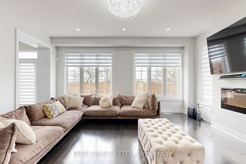 4 Brigham Ave, Hamilton, ON L0R 1C0