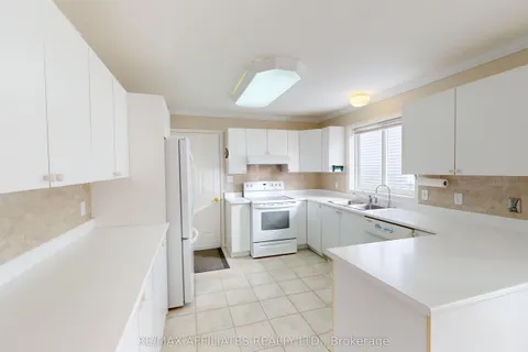 1127 Cuthbertson Avenue, Brockville, ON K6V 7A7