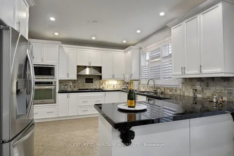 56 Henwood Dr, Cambridge, ON N3C 0B8