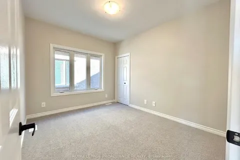 118 Athabaska Dr, Belleville, ON K8N 0V6