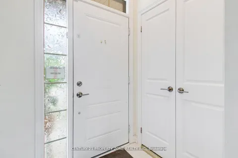 39 Pelican Lane, Hamilton, ON L8K 5J3