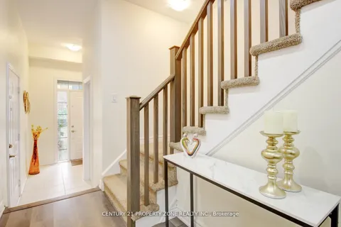 39 Pelican Lane, Hamilton, ON L8K 5J3