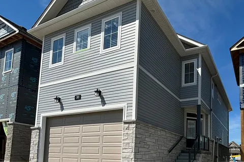 313 Mullighan Gdns, Peterborough, ON K9K 0G3