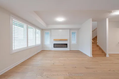 323 Mullighan Gdns, Peterborough, ON K9K 0G3