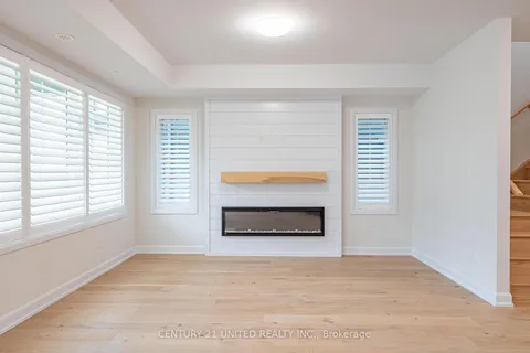 323 Mullighan Gdns, Peterborough, ON K9K 0G3