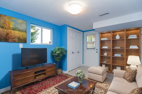 38 Lakeside Drive, Grimsby, ON L3M 2L2