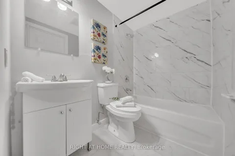 171 Eighth Avenue, Kitchener, ON N2C 1S5