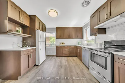 171 Eighth Avenue, Kitchener, ON N2C 1S5