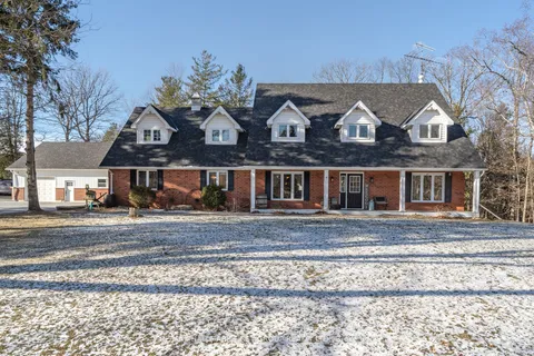 576 2nd Dug Hill Road, Quinte West, ON K8V 0B7
