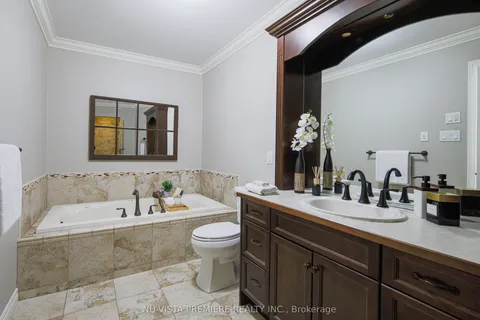 1233 Thamesridge Crescent, ON N6K 4Z6