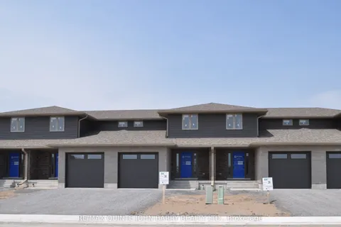 17 Parkland Circle, Quinte West, ON K8V 0R3