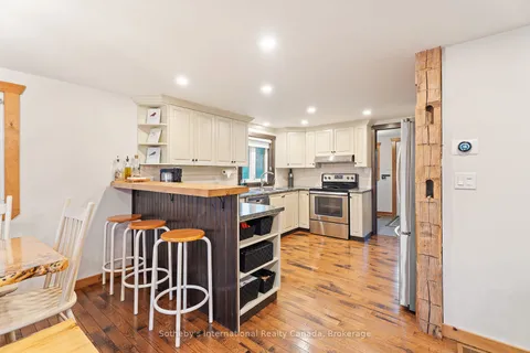 1111 Maplehurst Drive, Lake of Bays, ON P1H 2J6
