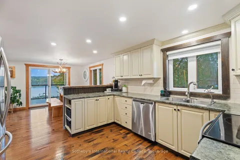 1111 Maplehurst Drive, Lake of Bays, ON P1H 2J6