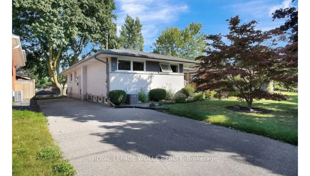 11 Duncairn Avenue, Kitchener, ON N2M 4S5