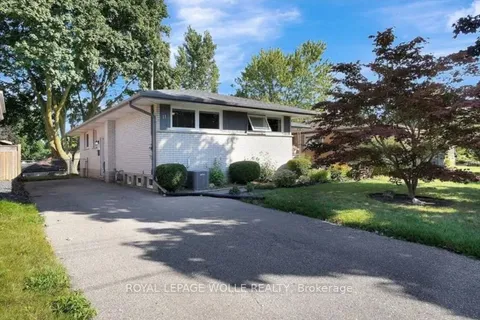11 Duncairn Avenue, Kitchener, ON N2M 4S5
