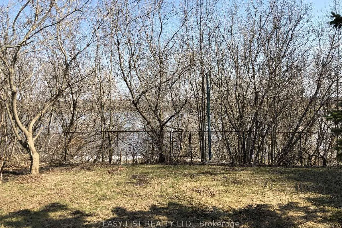 1935 Front Road, ON K0B 1B0