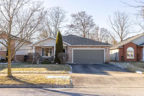 43 Foxtail Ave, Welland, ON L3C 7J6