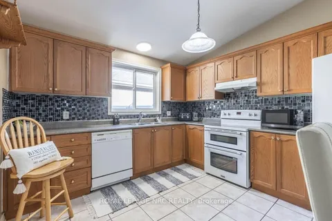 43 Foxtail Ave, Welland, ON L3C 7J6