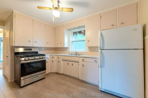 6141 MAIN Street, Niagara Falls, ON L2G 6A2