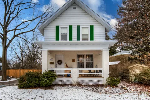 11 Tutela Heights Rd, Brantford, ON N3T 1A2