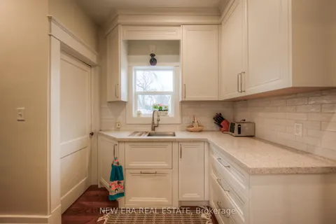 11 Tutela Heights Rd, Brantford, ON N3T 1A2
