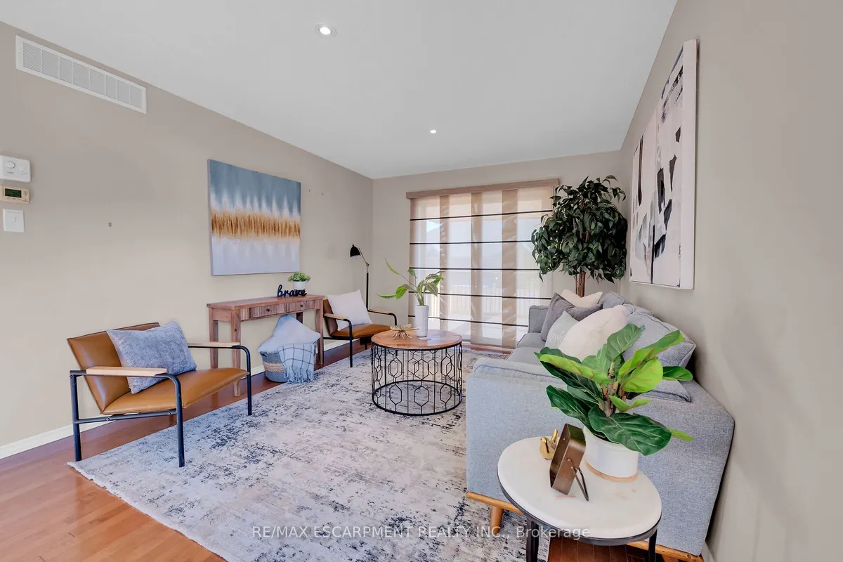 29 MILLCROFT Drive, ON N3Y 0B1