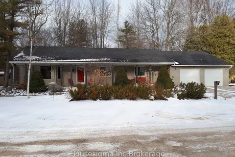 6360 William-Milliken Road, Lambton Shores, ON N0N 1J3