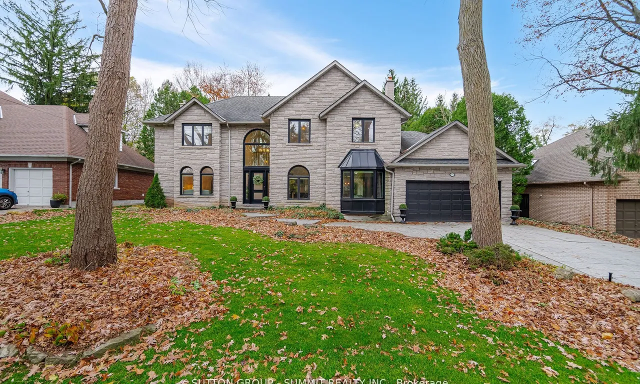 168 Lovers Lane, Hamilton, ON L9G 1G8