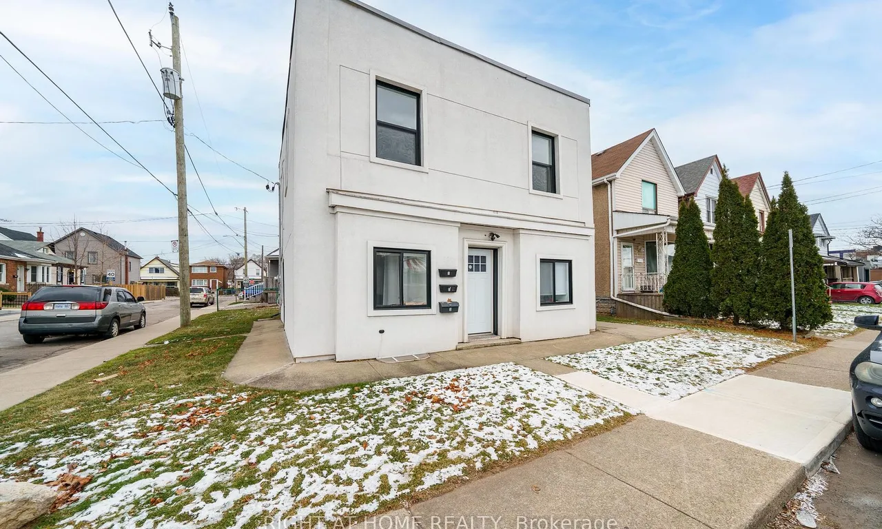32 Britannia Ave, Hamilton, ON L8H 1W4