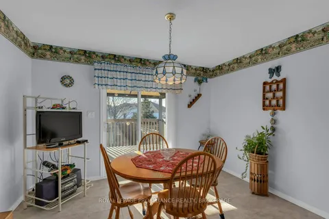 545 Magnolia Dr, Kingston, ON K7K 7H6